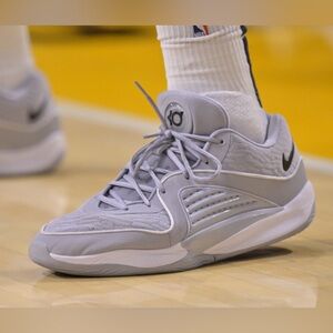 Nike‎ Kevin Duran basketball shoes size 6.5